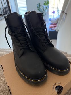 Dr Marten Boots Men’s Leather - Black Size 11