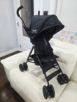 Kolcraft Cloud Lightweight Umbrella Scissor Stroller