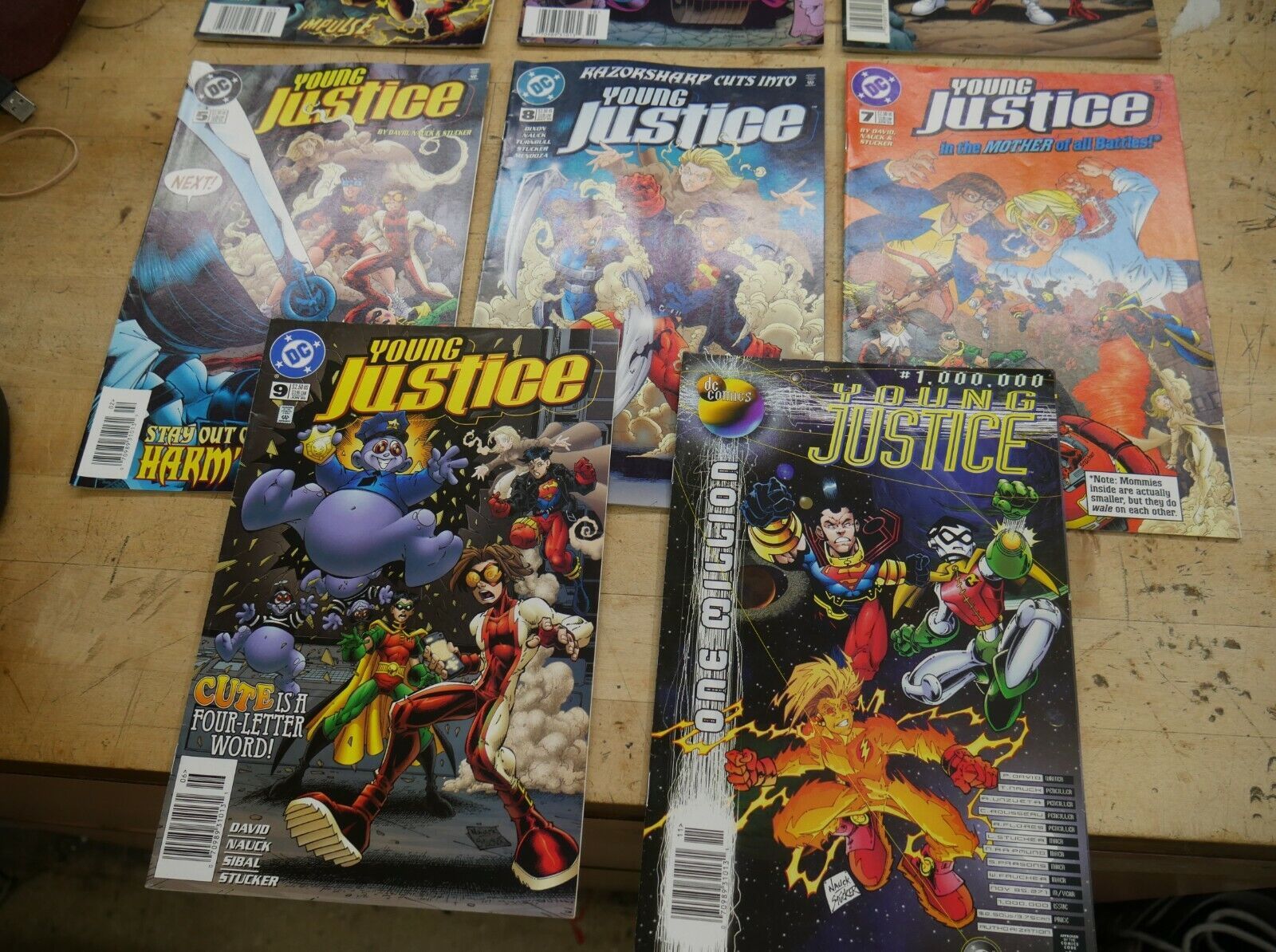 LOT 8 DC COMIC BOOKS YOUNG JUSTICE ROBIN 1 2 4 5 8 7 9 NOVEMBER 1(contact info removed)