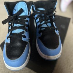 Air Jordan Mid 1