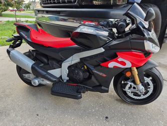 24v Kids Electric Motorcycle w/ Bluetooth