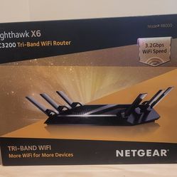 Tri-band WiFi router