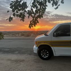 2002 Ford E-350
