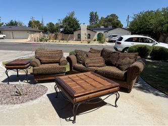 4 Piece Living Room Set $250 OBO