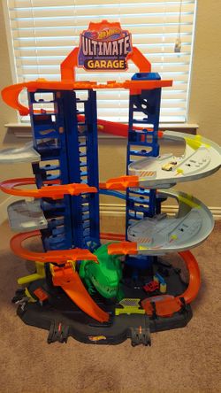 Hotwheels Ultimate Garage - $100