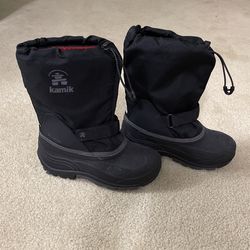 Kids Black Kamik Snow Boots Size 3 - Great Condition 