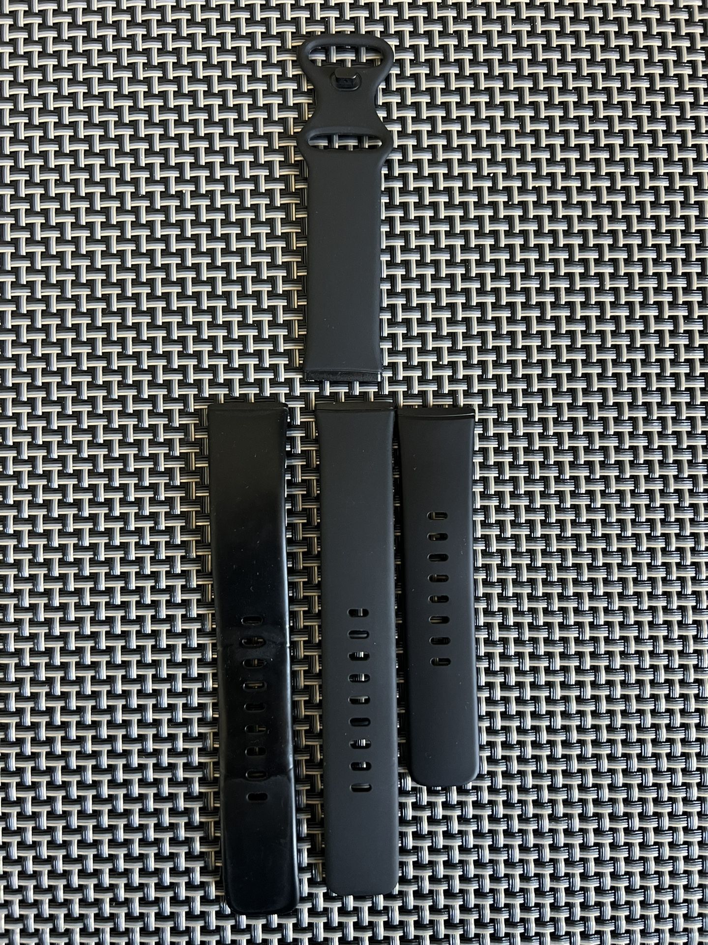 Fitbit Versa 4 Strap Set (Large and Small Sizes)