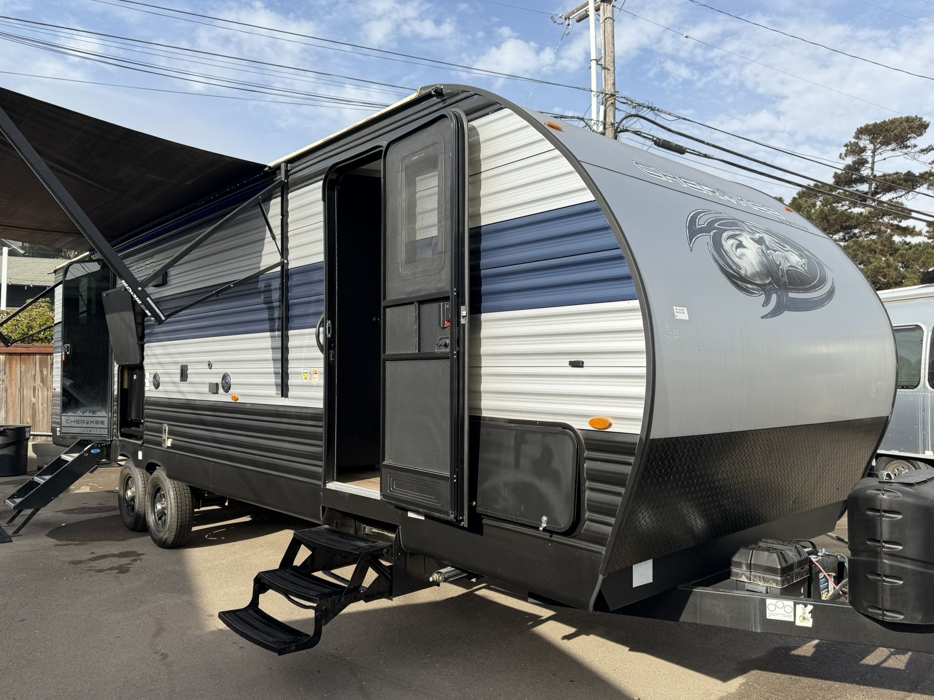 2022 Forest River Cherokee Grey Wolf Limited 264Dbh Travel Trailer RV