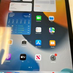 iPad 7 Wi-Fi 32 GB good condition Unlocked 