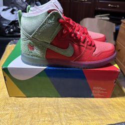Nike Strawberry Cough Sb