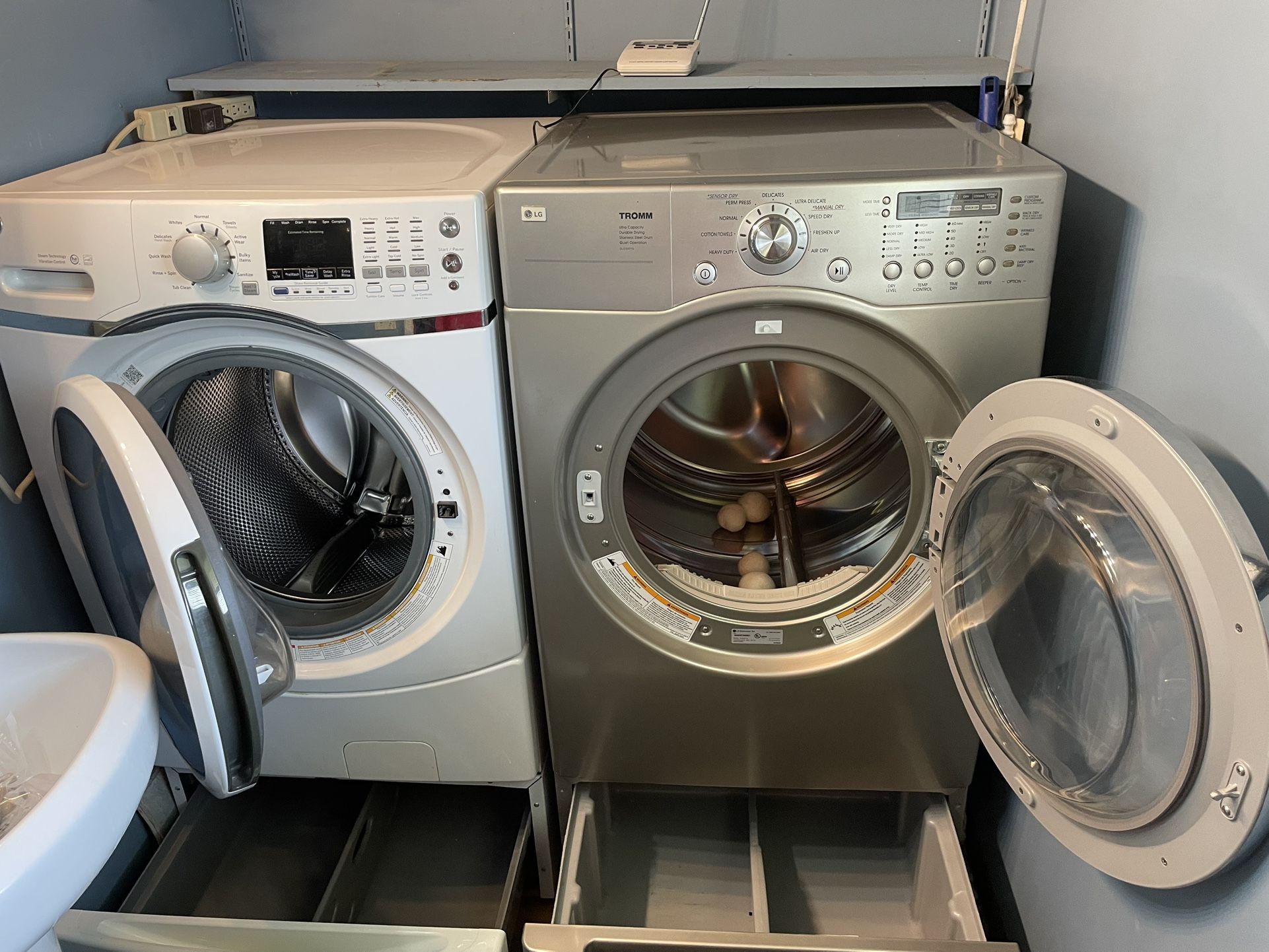 LIKE NEW WASHER/DRYER SET 