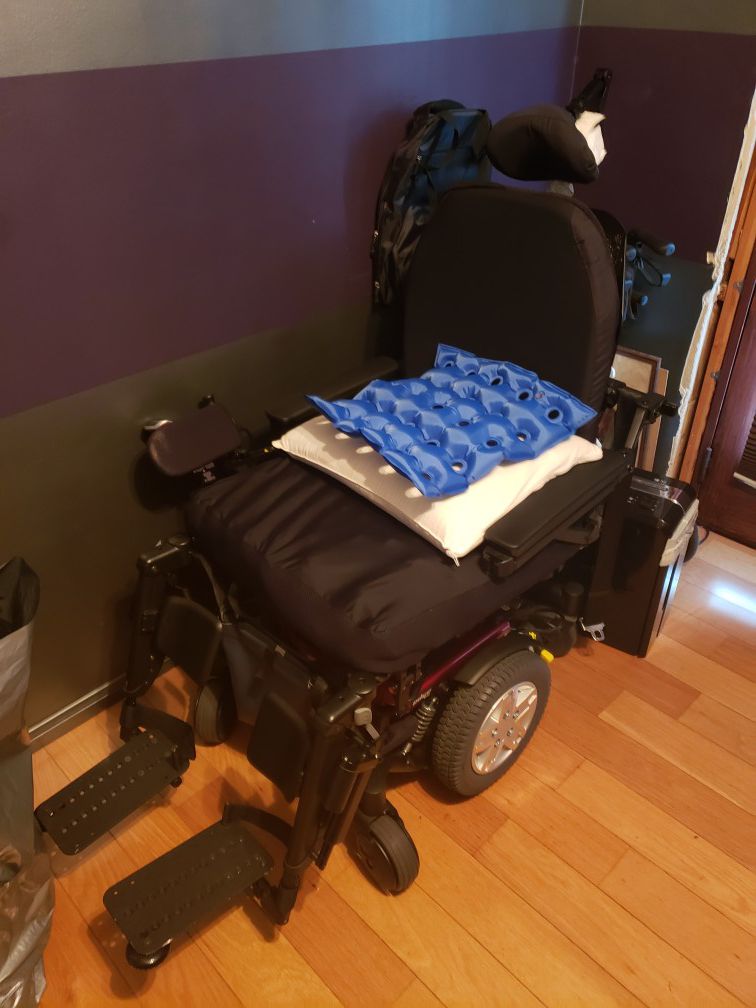Quantum heavy duty handicap electric chair Make Offer Have To Go