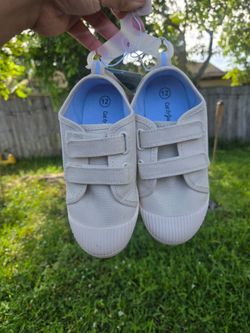 Toddler parker hook and loop closure machine washable sneakers - cat & Jack beige size 12