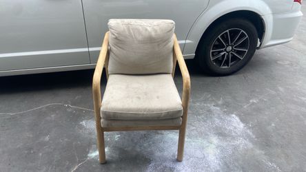 Brand: Threshold chair a little dirty but totally cleanable in good condition
