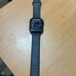 Apple Watch  44mm SE (GPS) Second Generation 
