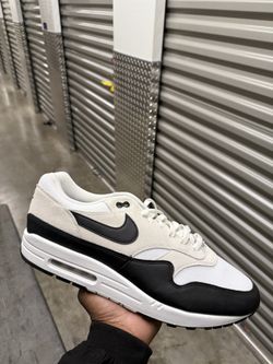 Sz 14 Air Max 1 $110