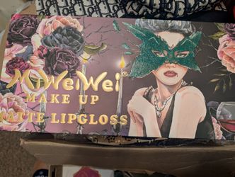 Make Up Lip Loss