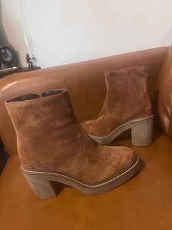 Clarks Colden Up suede ankle boots in a dark tan shade women’s size 8