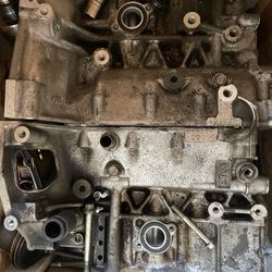 Subaru Sti 2.5 L Engine Block Halves And Crankshaft 