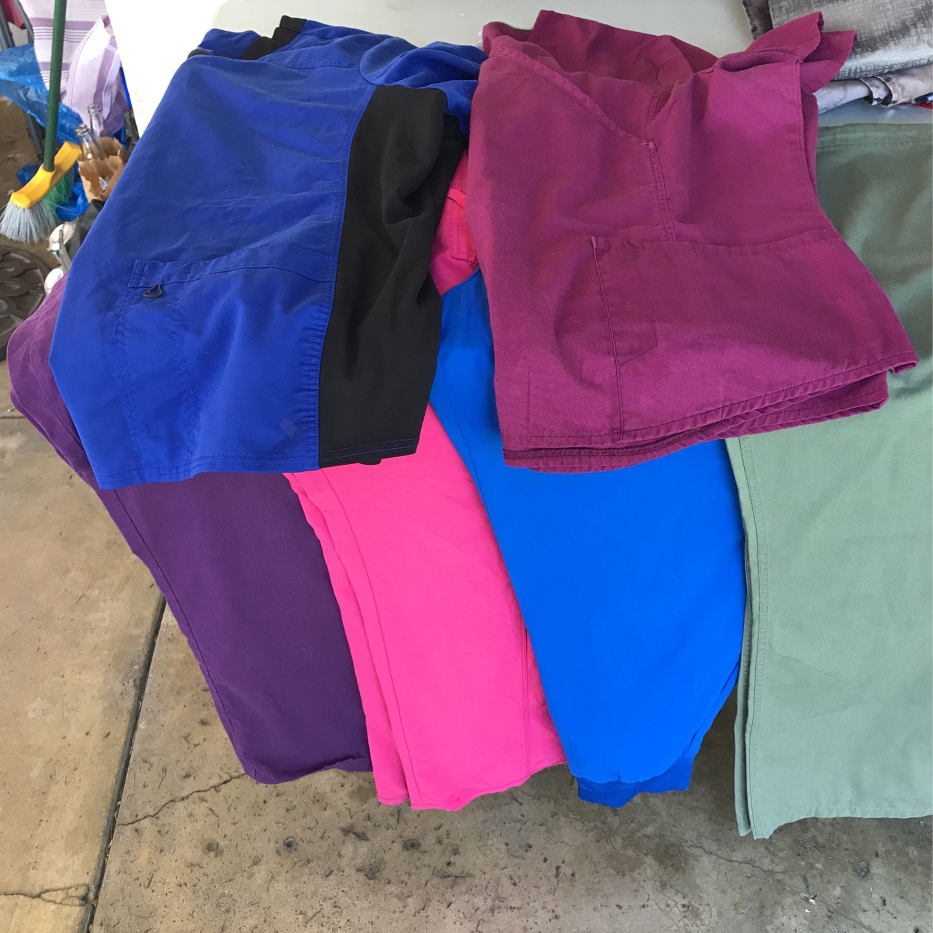 2 Extra Large Scrubs