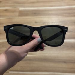 RayBan Wayfarere Sunglasses