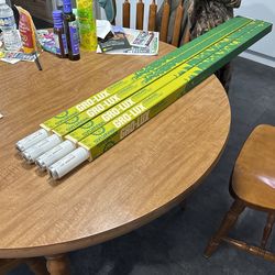 4 Sylvania  GTE 48” 40Watt Gro-lux Bulbs