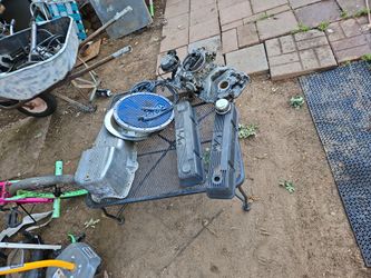Small block Chevy alert performer put the elder brought performer. I believe 600 carburetor.