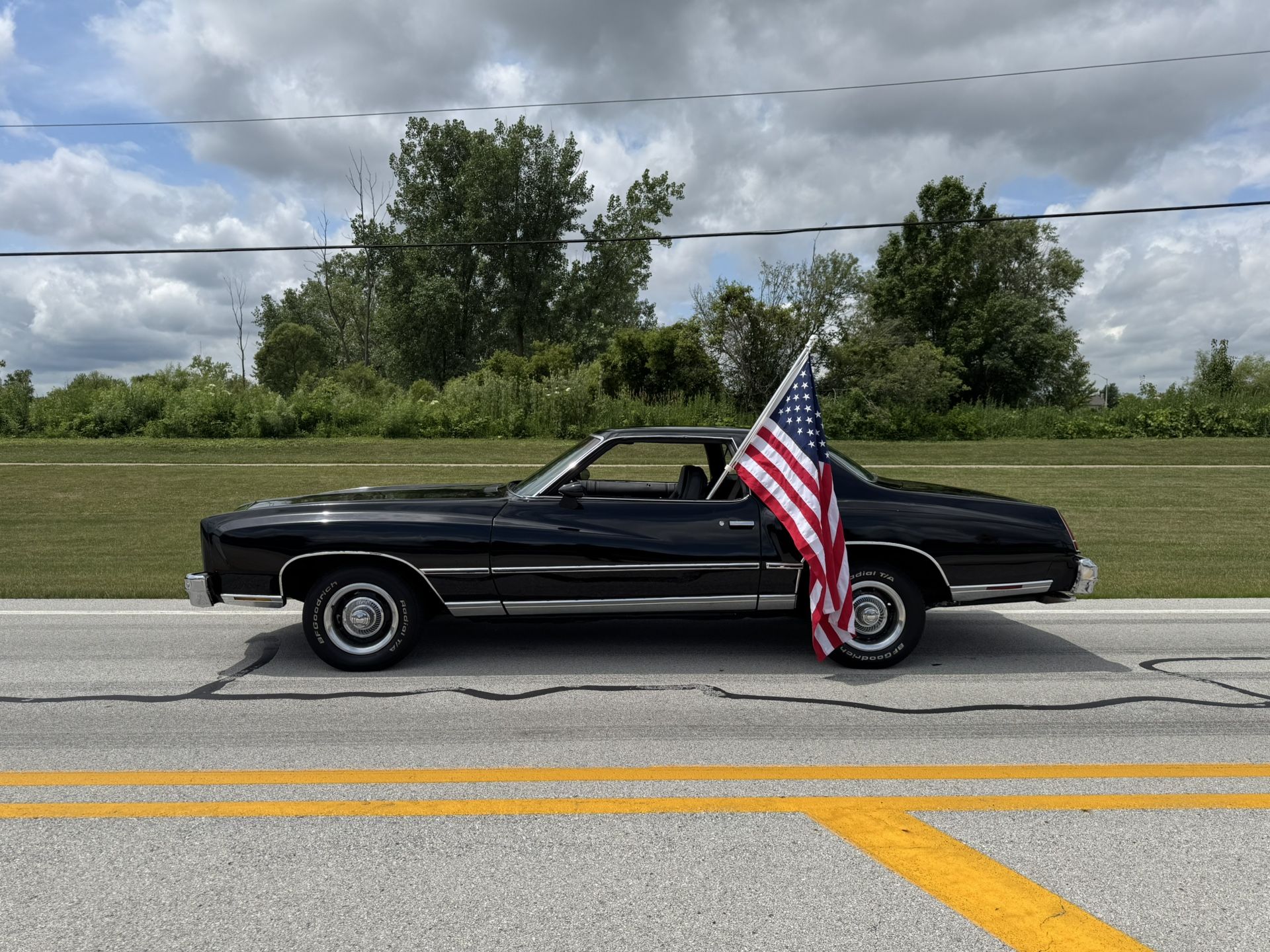 🏁 For Sale: 1976 Chevrolet Monte Carlo – Black on Black – Swivel Seats – Classic Cruiser 🏁