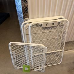 Diggs Intermediate (1 Size Below Large)Sized Pet Crate in the color White *Pending Sale For $175 On Facebook Marketplace*