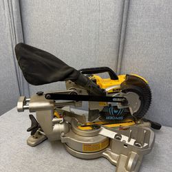 DeWALT 20V MAX Cordless 7-1/4 in. Sliding Miter Saw
