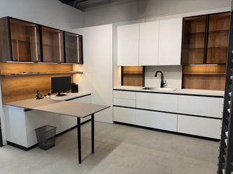 Kitchen cabinet