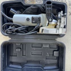 Like new biscuit joiner with case.