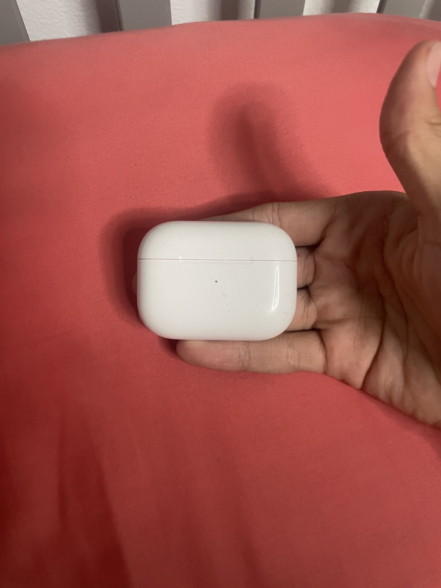 Apple AirPods gen 2 ( JUST THE CASE)