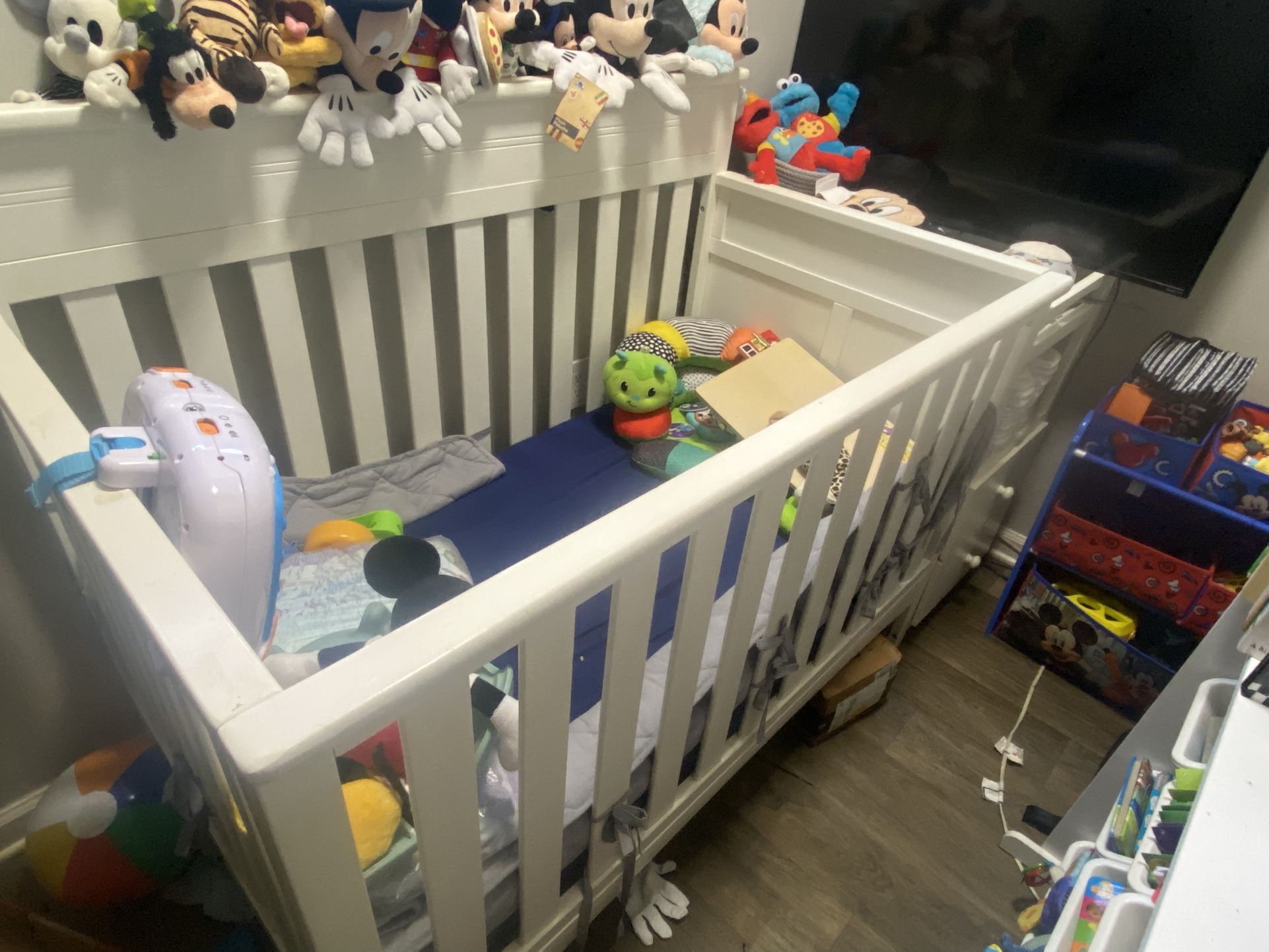 Crib With Drawers 