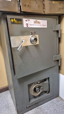 Free Vintage Atlas Safe & Banker Safe Deposit Box
