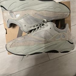 Adidas Yeezy Boost 700 Salt