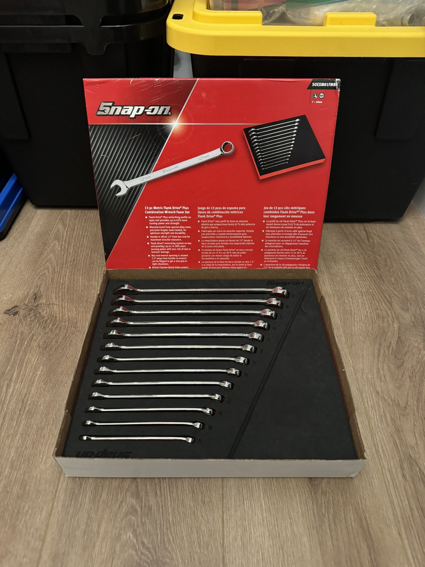 Snap On 13 pc Metric Flank Drive Plus Combination Wrench Set with Foam Tray (7-19 mm)