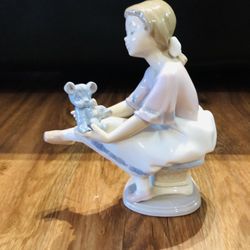 Lladro "Best Friend" Figurine #7620 - Girl with Teddy Bear – Spain