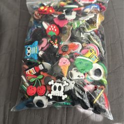200 Croc Charms