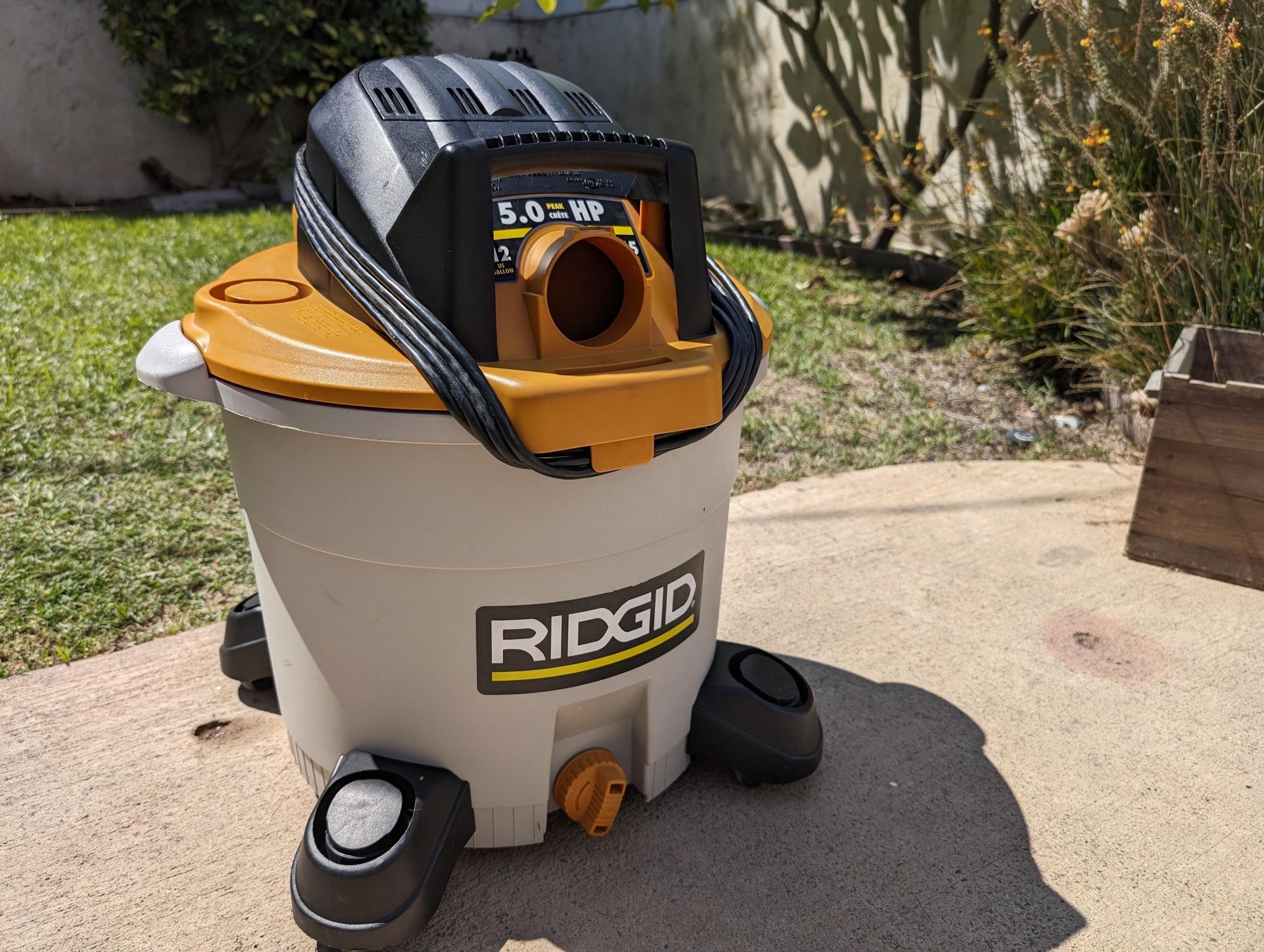 RIDGID 12 gal wet/dry shop vac