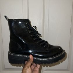 Women’s black boots