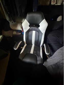 Gaming chair