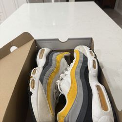 Nike Air Max 95 White Amarillo Dark Grey.  Size 13