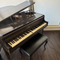 https://offerup.com/redirect/?o=U2NoYWZmQnJvcy5Dbw==. Baby Grand Piano