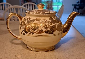 Sadler Teapot