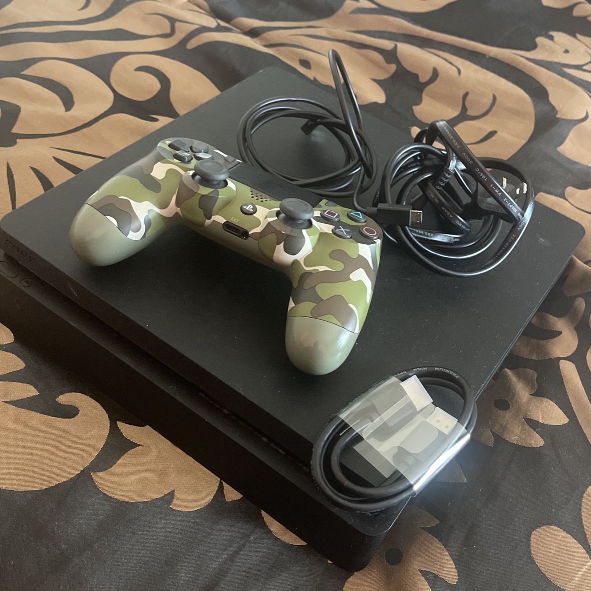Play station 4 (PS4)