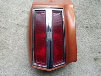 74 OLDSMOBILE CUTLASS Driver Side Tail Light Assembly 