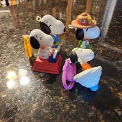Snoopy Peanuts  Mc DONALDS TOYS