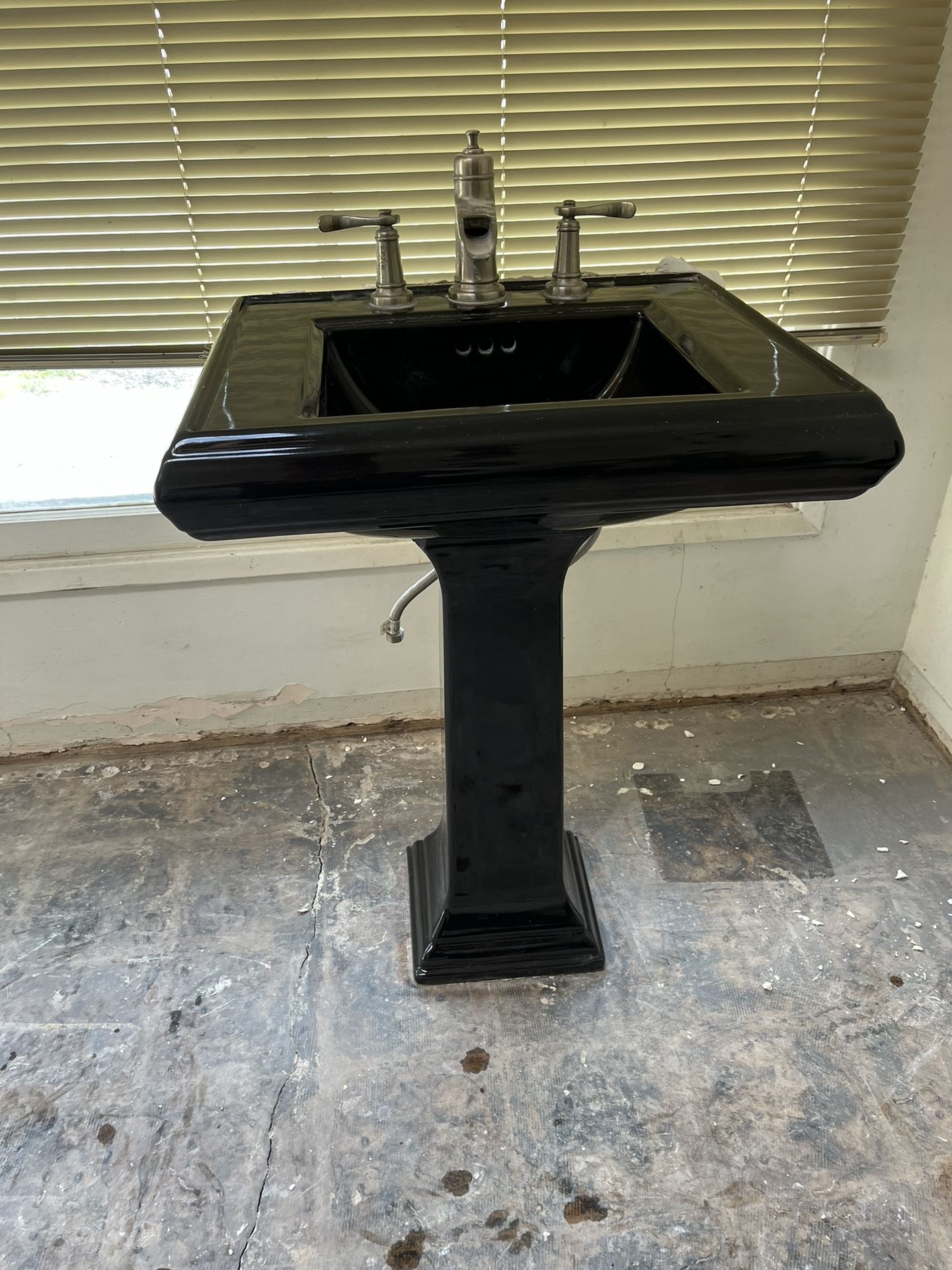 Kohler 24’’ Black Pedestal Sink Classic Design And 8’’ Centers