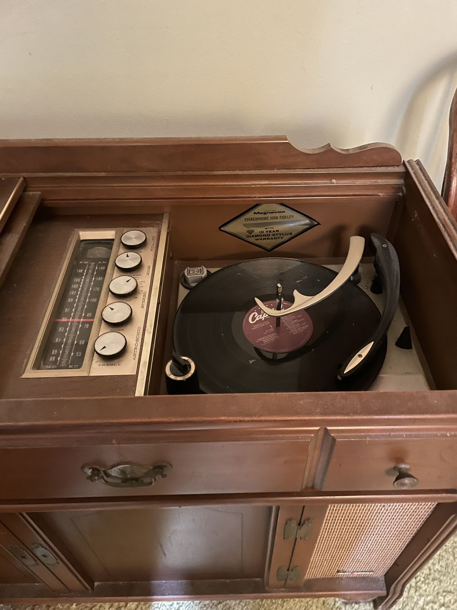 Magnavox Record Player